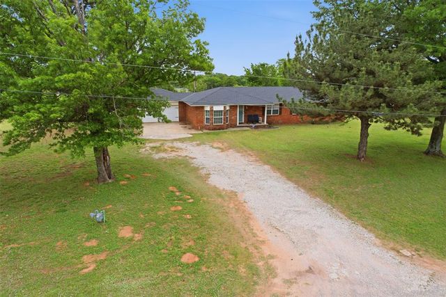 1301 Old Santa Fe Lake Road, Tecumseh, OK 74873