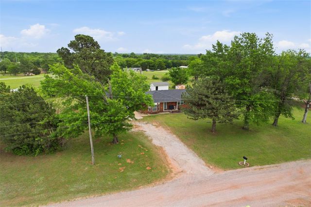 1301 Old Santa Fe Lake Road, Tecumseh, OK 74873