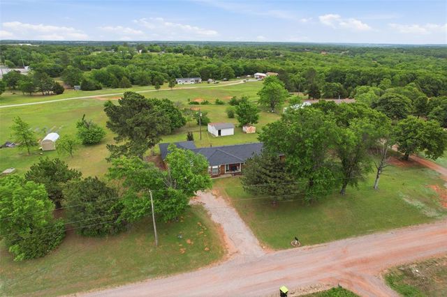 1301 Old Santa Fe Lake Road, Tecumseh, OK 74873