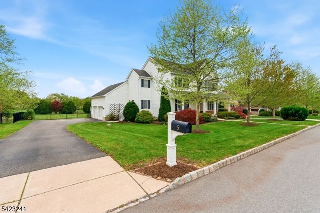 5 Jurgensen Rd, Delaware Twp., NJ 08559