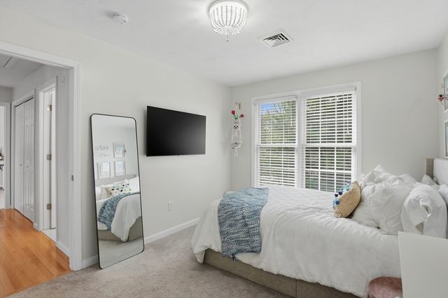 43 Knowlton Circle 43, Upton, MA 01568