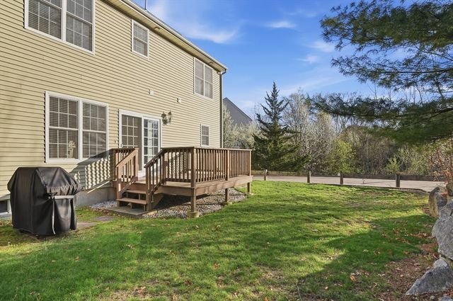 43 Knowlton Circle 43, Upton, MA 01568