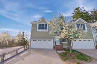 43 Knowlton Circle 43, Upton, MA 01568