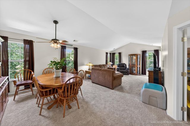 634 Village Road B, Crystal Lake, IL 60014