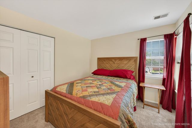634 Village Road B, Crystal Lake, IL 60014