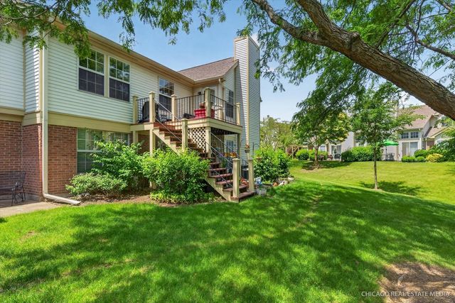 634 Village Road B, Crystal Lake, IL 60014
