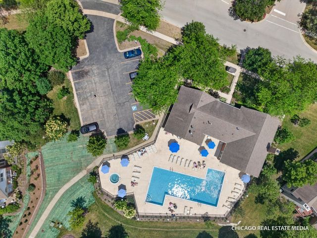 634 Village Road B, Crystal Lake, IL 60014