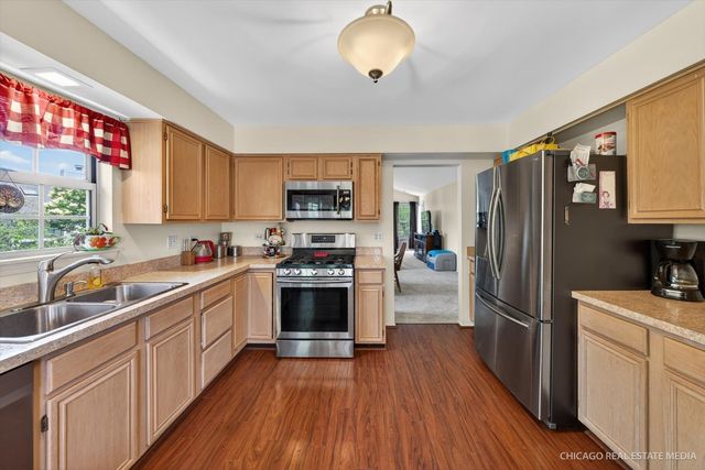 634 Village Road B, Crystal Lake, IL 60014