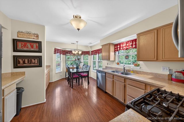 634 Village Road B, Crystal Lake, IL 60014