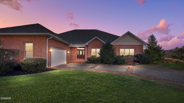 1811 Jordans Creek Way, Sevierville, TN 37876