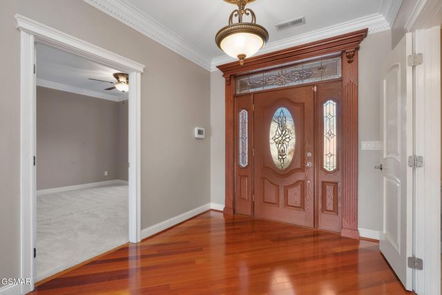 1811 Jordans Creek Way, Sevierville, TN 37876