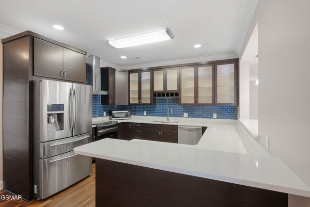 1811 Jordans Creek Way, Sevierville, TN 37876