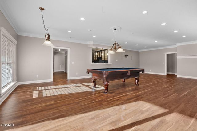 1811 Jordans Creek Way, Sevierville, TN 37876