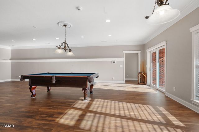 1811 Jordans Creek Way, Sevierville, TN 37876