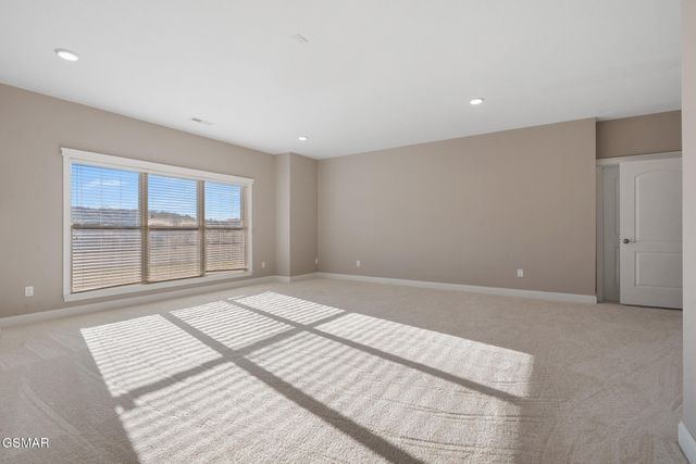 1811 Jordans Creek Way, Sevierville, TN 37876