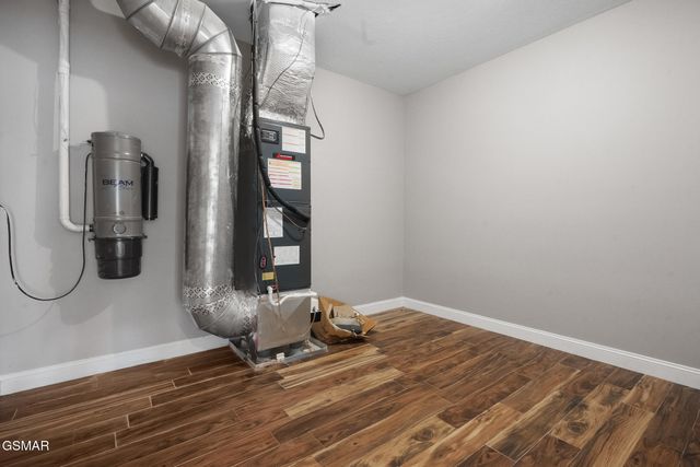 1811 Jordans Creek Way, Sevierville, TN 37876