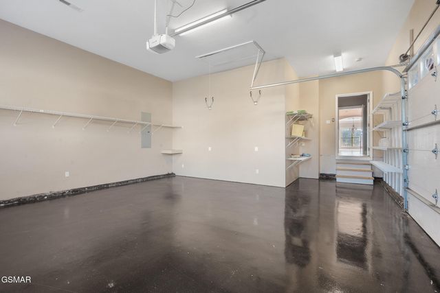 1811 Jordans Creek Way, Sevierville, TN 37876