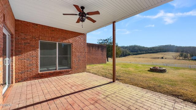 1811 Jordans Creek Way, Sevierville, TN 37876