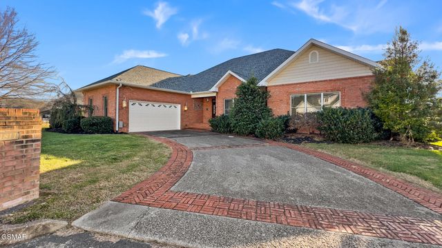 1811 Jordans Creek Way, Sevierville, TN 37876