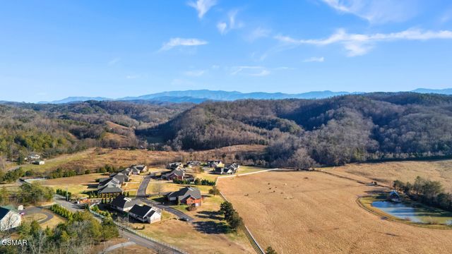 1811 Jordans Creek Way, Sevierville, TN 37876