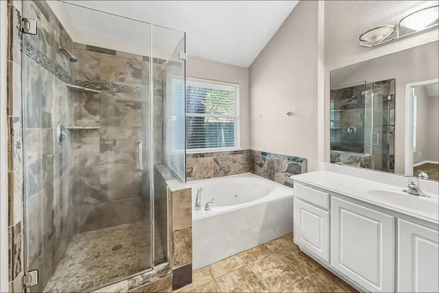 5 Paddock Pines Place, Spring, TX 77382