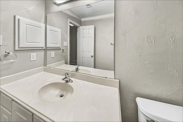 5 Paddock Pines Place, Spring, TX 77382