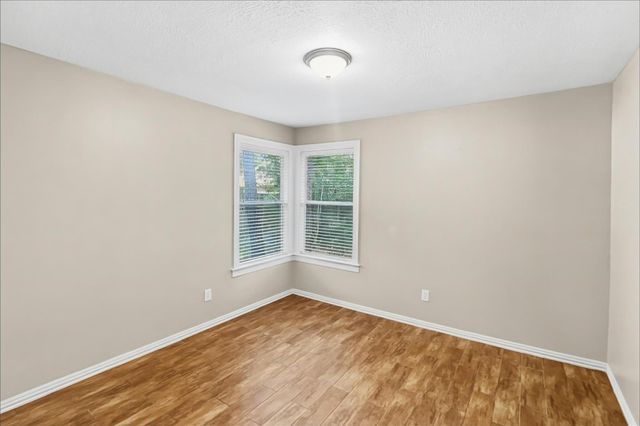 5 Paddock Pines Place, Spring, TX 77382