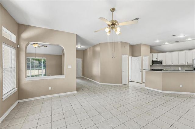 5 Paddock Pines Place, Spring, TX 77382