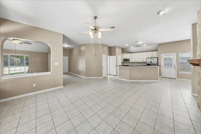 5 Paddock Pines Place, Spring, TX 77382