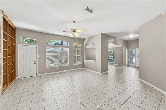 5 Paddock Pines Place, Spring, TX 77382