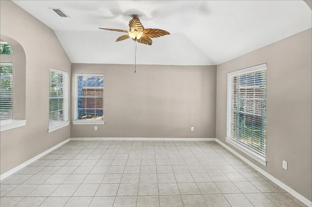 5 Paddock Pines Place, Spring, TX 77382
