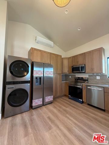 7849 Brighton, Los Angeles, CA 90047