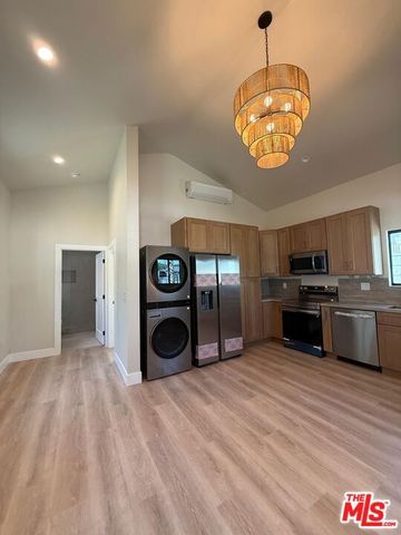 7849 Brighton, Los Angeles, CA 90047