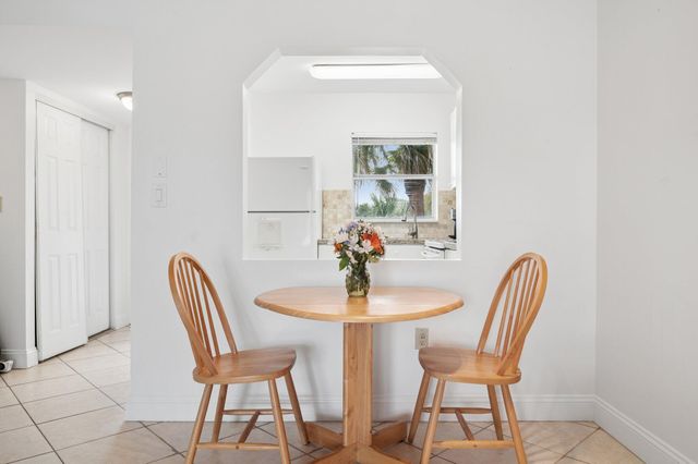 8305 Sunrise Lakes Boulevard 308, Sunrise, FL 33322