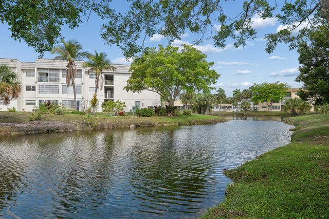8305 Sunrise Lakes Boulevard 308, Sunrise, FL 33322