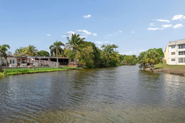 8305 Sunrise Lakes Boulevard 308, Sunrise, FL 33322