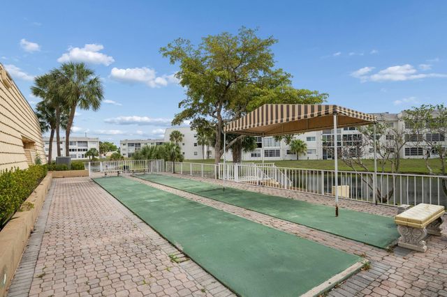 8305 Sunrise Lakes Boulevard 308, Sunrise, FL 33322