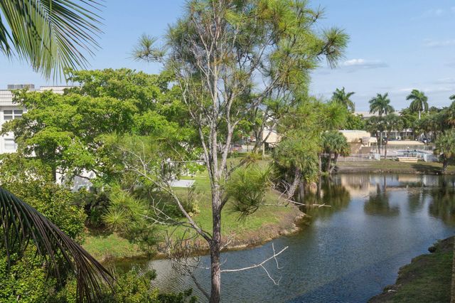 8305 Sunrise Lakes Boulevard 308, Sunrise, FL 33322