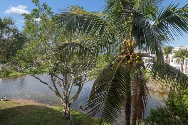 8305 Sunrise Lakes Boulevard 308, Sunrise, FL 33322