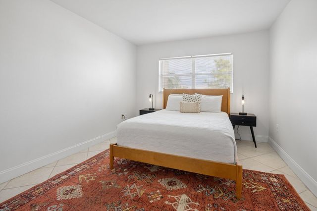 8305 Sunrise Lakes Boulevard 308, Sunrise, FL 33322