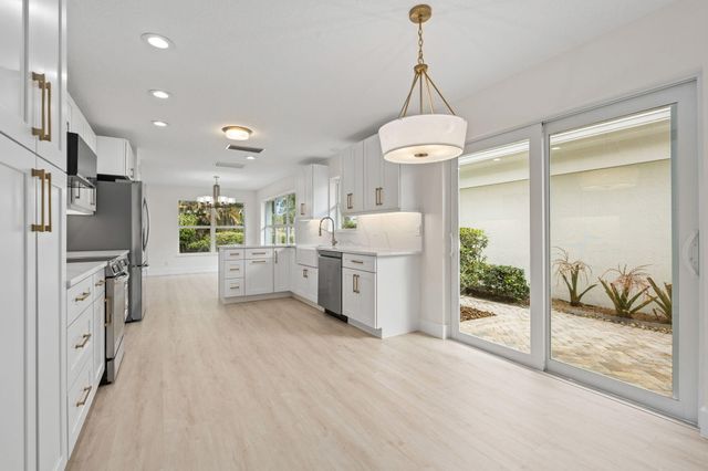 2347 SW Brookwood Lane, Palm City, FL 34990