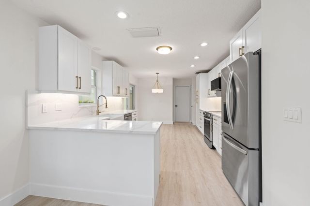 2347 SW Brookwood Lane, Palm City, FL 34990