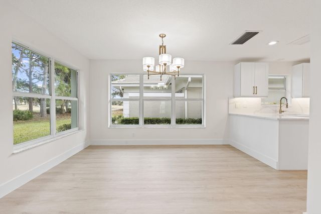 2347 SW Brookwood Lane, Palm City, FL 34990