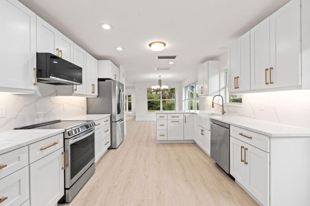 2347 SW Brookwood Lane, Palm City, FL 34990