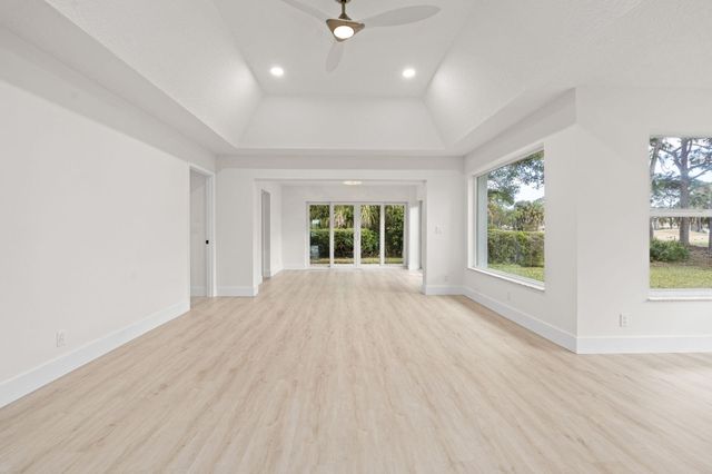 2347 SW Brookwood Lane, Palm City, FL 34990