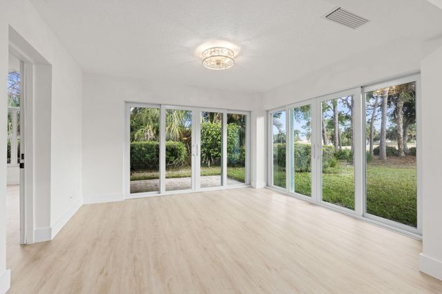 2347 SW Brookwood Lane, Palm City, FL 34990