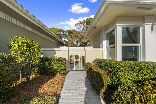 2347 SW Brookwood Lane, Palm City, FL 34990