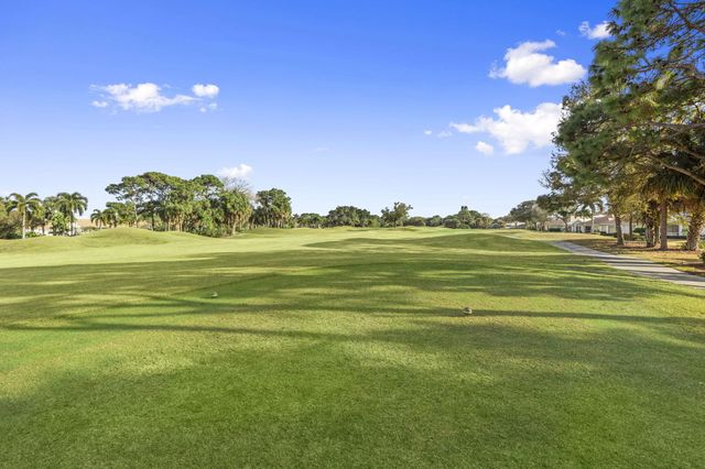 2347 SW Brookwood Lane, Palm City, FL 34990