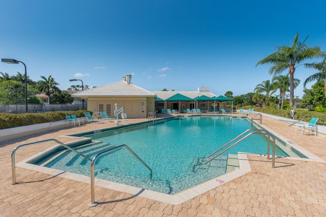 2347 SW Brookwood Lane, Palm City, FL 34990