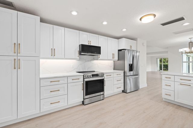 2347 SW Brookwood Lane, Palm City, FL 34990